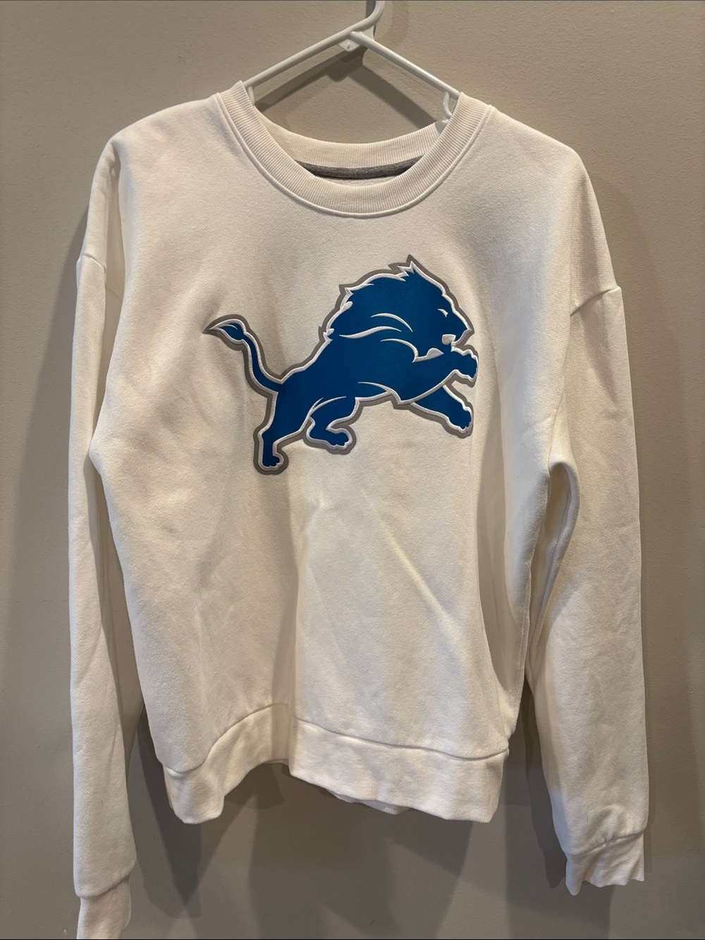 Antigua White Sweatshirt with Blue Detroit Lions Logo